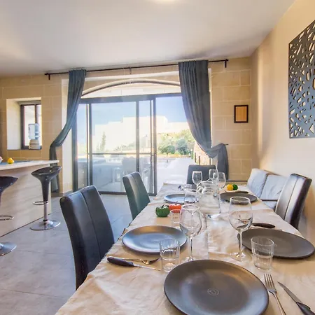 Ta'siku Gozitan Pool & Hot Tub - Happy