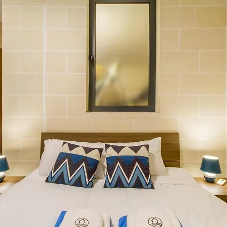 Ta'siku Gozitan Pool & Hot Tub - Happy * Il-Pergla