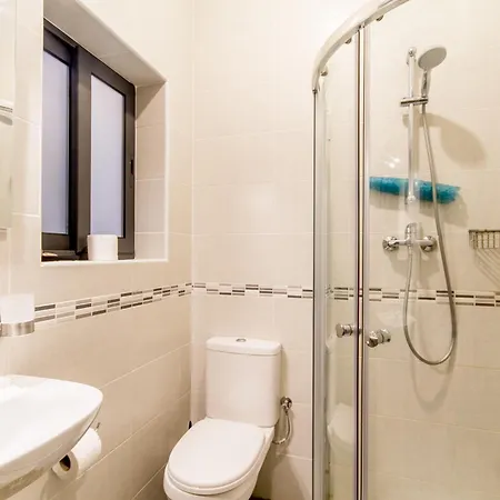 Ta'siku Gozitan Pool & Hot Tub - Happy *