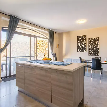 Ta'siku Gozitan Pool & Hot Tub - Happy Prázdninový dům