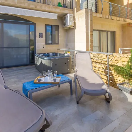 Vakantiehuis Ta'siku Gozitan Pool & Hot Tub - Happy Il-Pergla