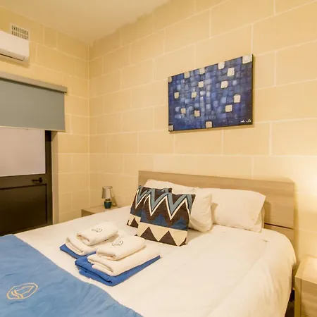 Vakantiehuis Ta'siku Gozitan Pool & Hot Tub - Happy