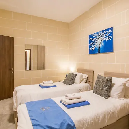 Vakantiehuis Ta'siku Gozitan Pool & Hot Tub - Happy *