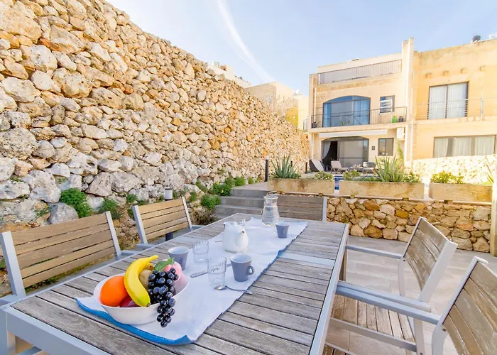 Ta'siku Gozitan Pool & Hot Tub - Happy Vakantiehuis *