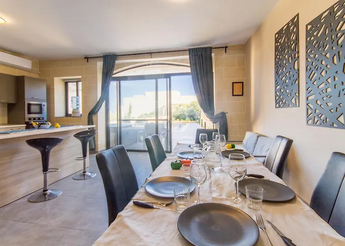 Ta'siku Gozitan Pool & Hot Tub - Happy