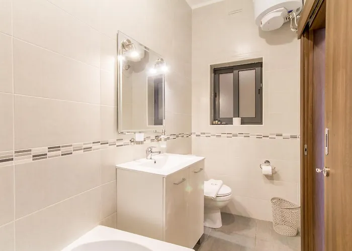 Vakantiehuis Ta'siku Gozitan Pool & Hot Tub - Happy Il-Pergla