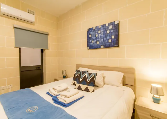 Holiday home Ta'siku Gozitan Pool & Hot Tub - Happy