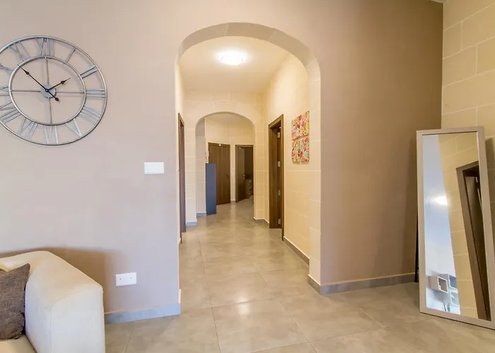 Ta'siku Gozitan Pool & Hot Tub - Happy Il-Pergla