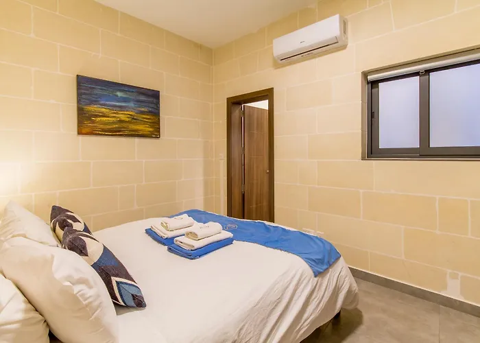 Ta'siku Gozitan Pool & Hot Tub - Happy Vakantiehuis