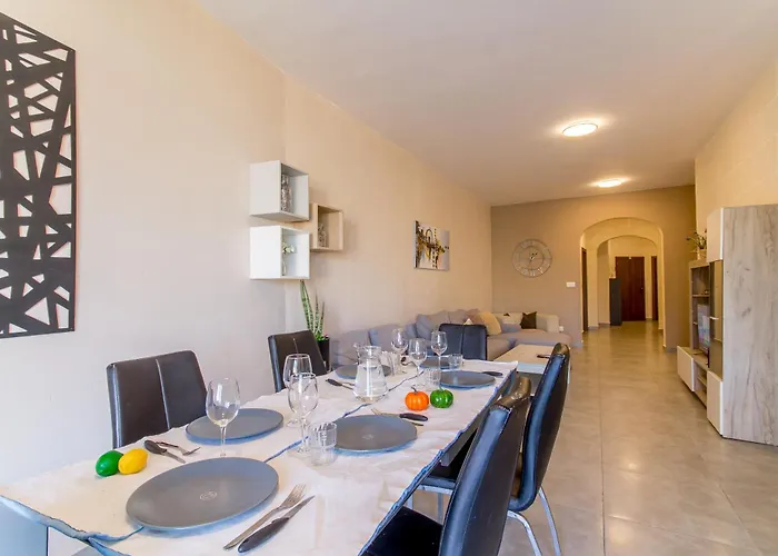 Ta'siku Gozitan Pool & Hot Tub - Happy