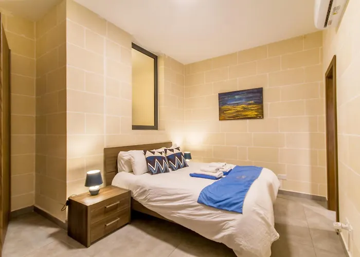 Ta'siku Gozitan Pool & Hot Tub - Happy Il-Pergla