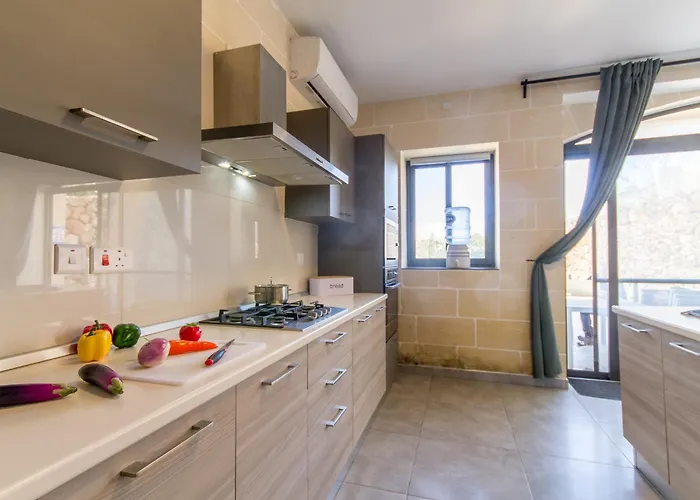 Ta'siku Gozitan Pool & Hot Tub - Happy *